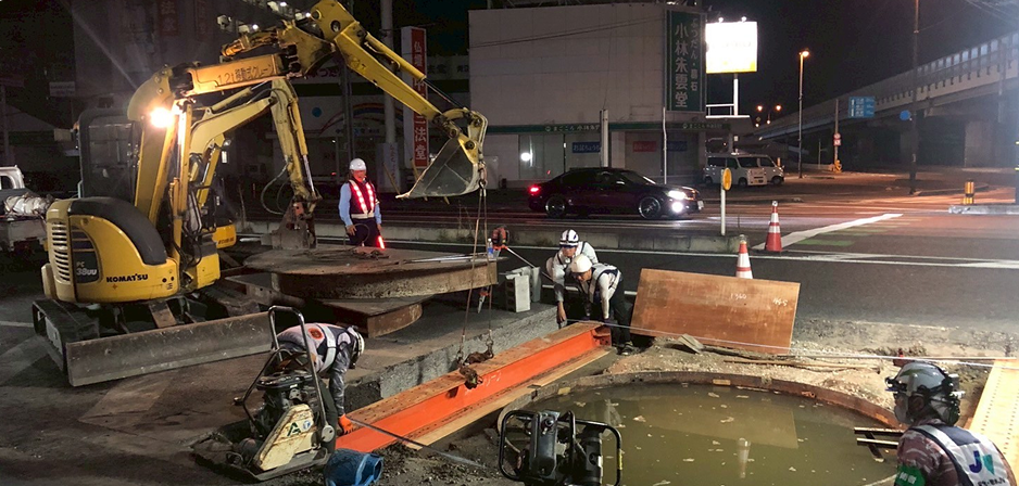下水道管渠補修工事の様子